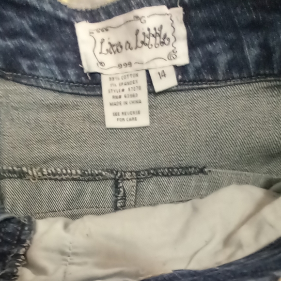 Las a Little Skirt - Picture 6 of 6